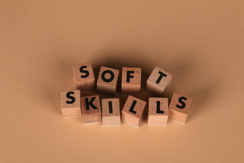 Soft Skills Essenciais: O Guia Definitivo para Desenvolver as Habilidades Mais Valorizadas pelas Empresas — como desenvolver
