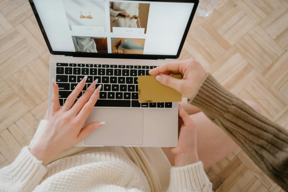 Compras de Roupas Online Sem Arrependimento: O Guia Definitivo Para Acertar na Escolha e Economizar — como fazer compras de r