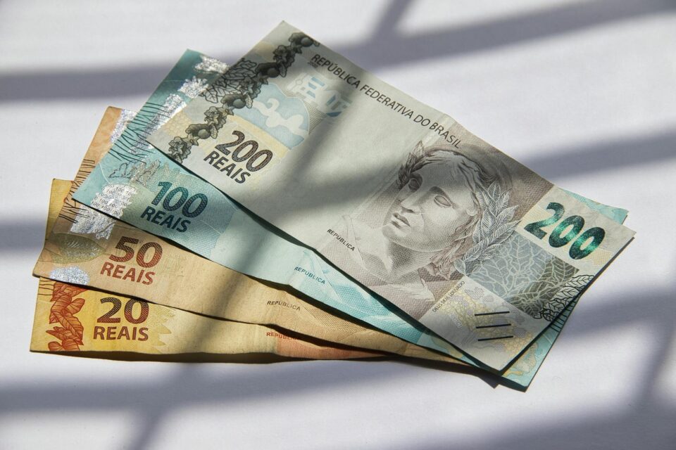 Renda Fixa para Iniciantes: O Guia Definitivo para Investir com Segurança e Otimizar Seus Ganhos — como investir em renda fix