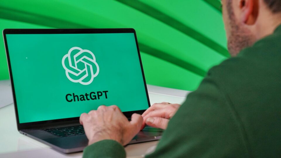 ChatGPT no Trabalho: O Guia Definitivo para Turbinar Sua Produtividade e Resultados — como usar chatgpt para aumentar a produ