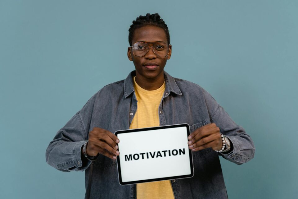 Motivação no Trabalho: O Guia Essencial para Superar Desafios e Prosperar — dicas para manter a motivação no trabalho quando