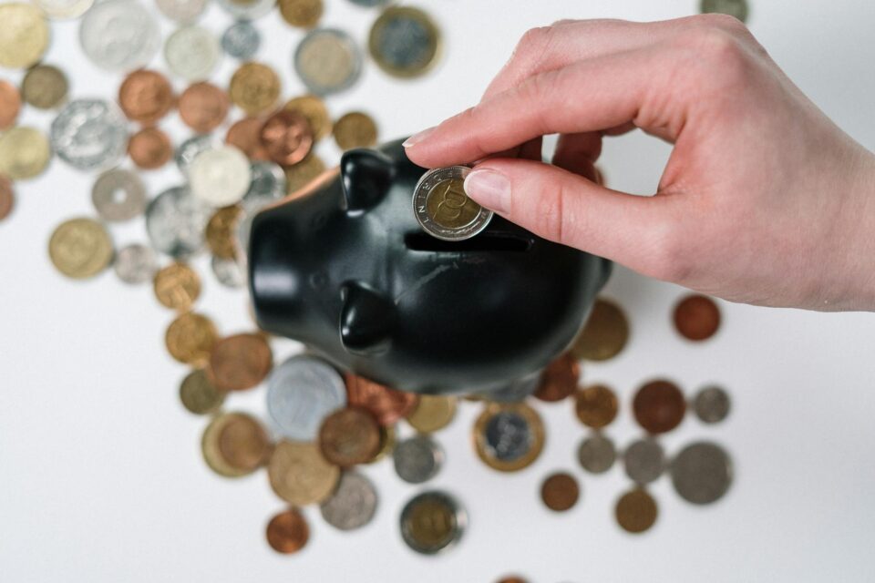 Poupança vs. CDB: O Guia Completo para Fazer Seu Dinheiro Render de Verdade — diferença entre poupança e cdb para quem quer f