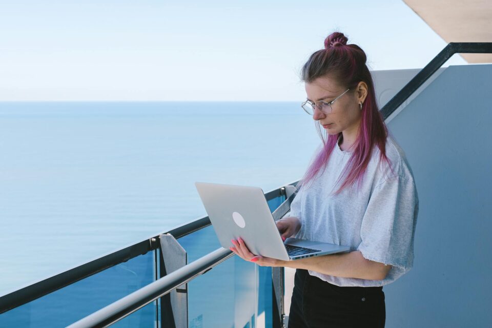 Nômade Digital no Brasil: O Guia Definitivo para Sua Liberdade Profissional — guia para quem quer trabalhar como nômade digit