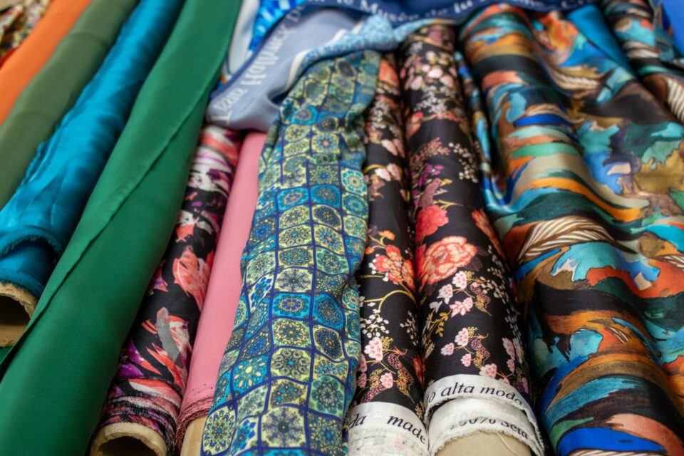 Moda Sustentável em 2026: Por Que Comprar Roupas de Segunda Mão é a Escolha Inteligente e Consciente — moda sustentável por q