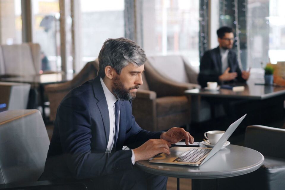 Por que o e-mail corporativo falha tanto nas empresas